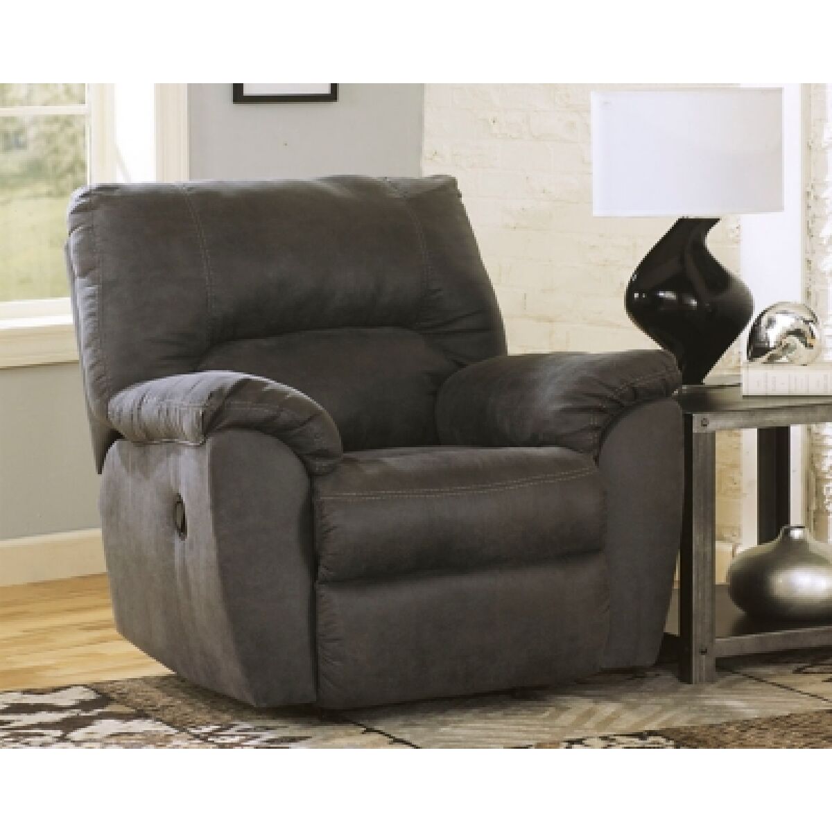 Tambo Recliner - Image 3