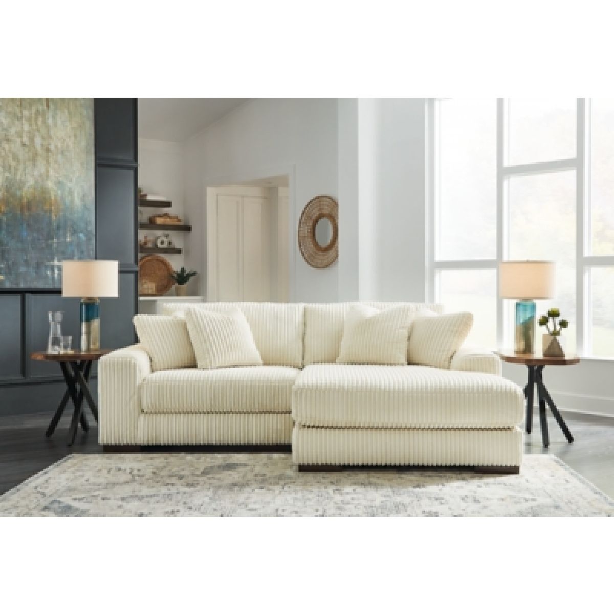 Lindyn 2-Piece Sectional with Chaise - Image 3