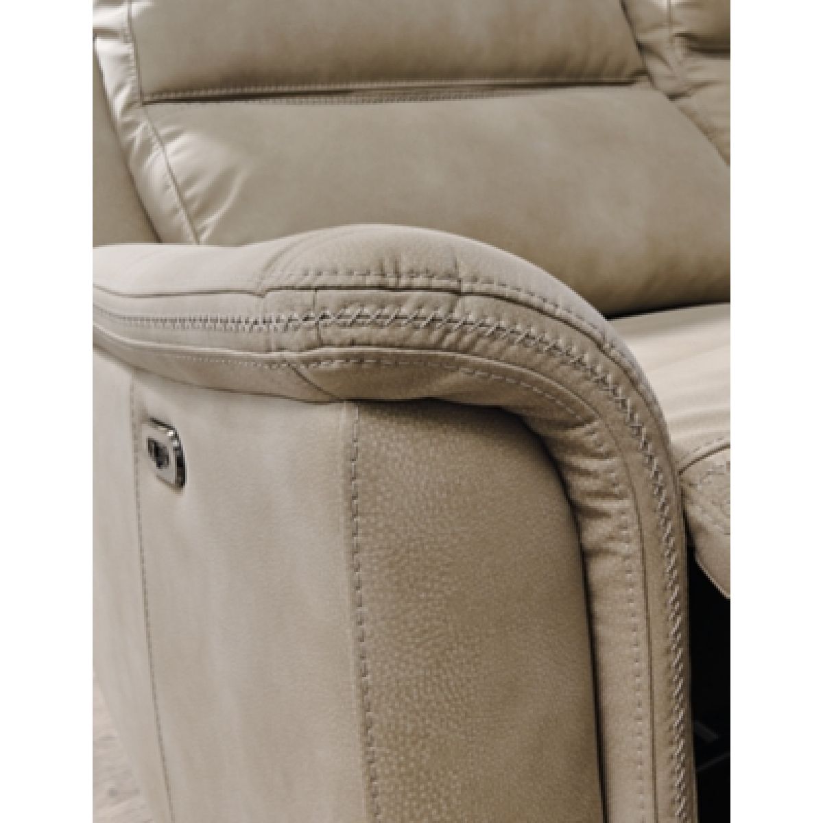 Next-Gen Durapella Power Reclining Loveseat with Console - Image 12