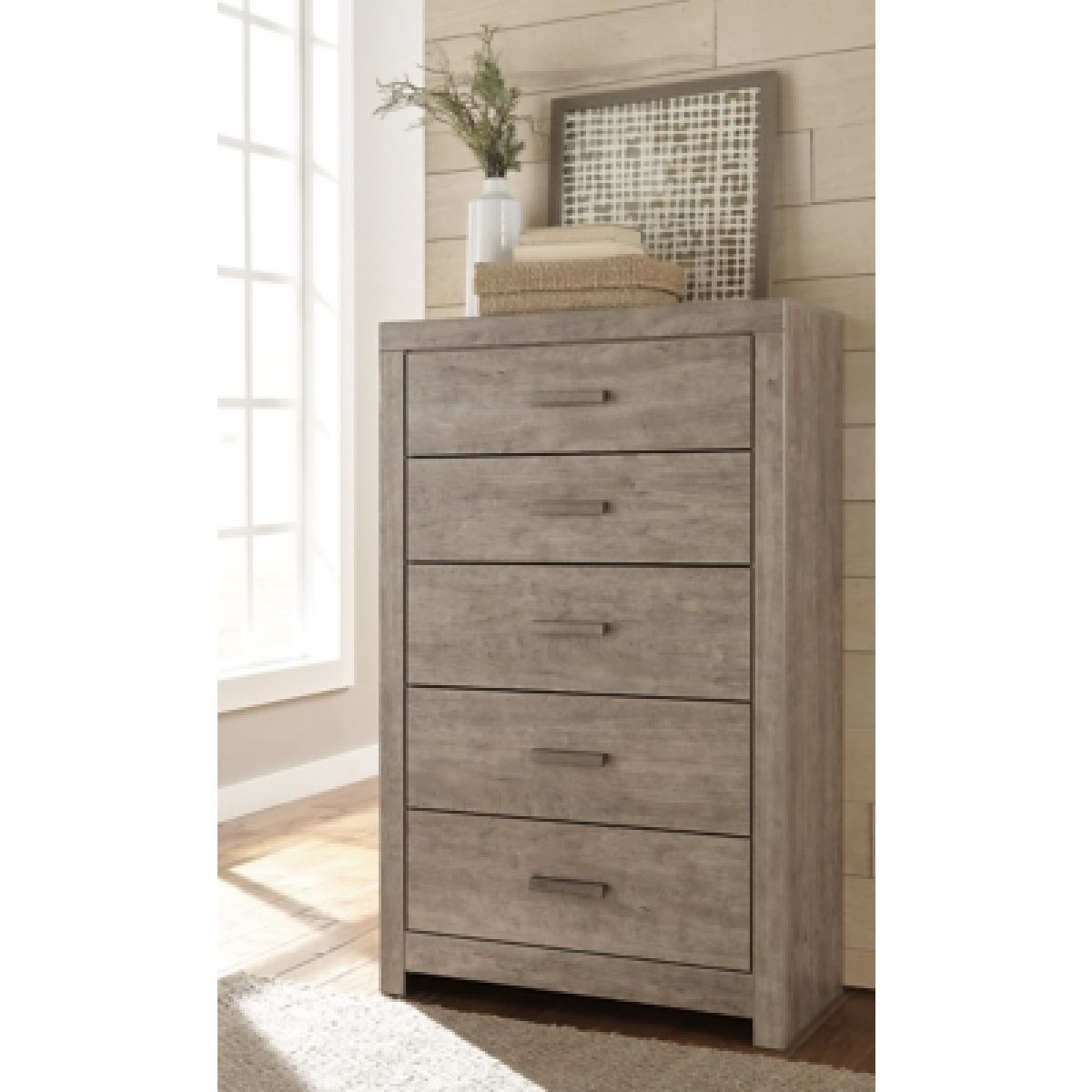 Culverbach Chest of Drawers - Image 9