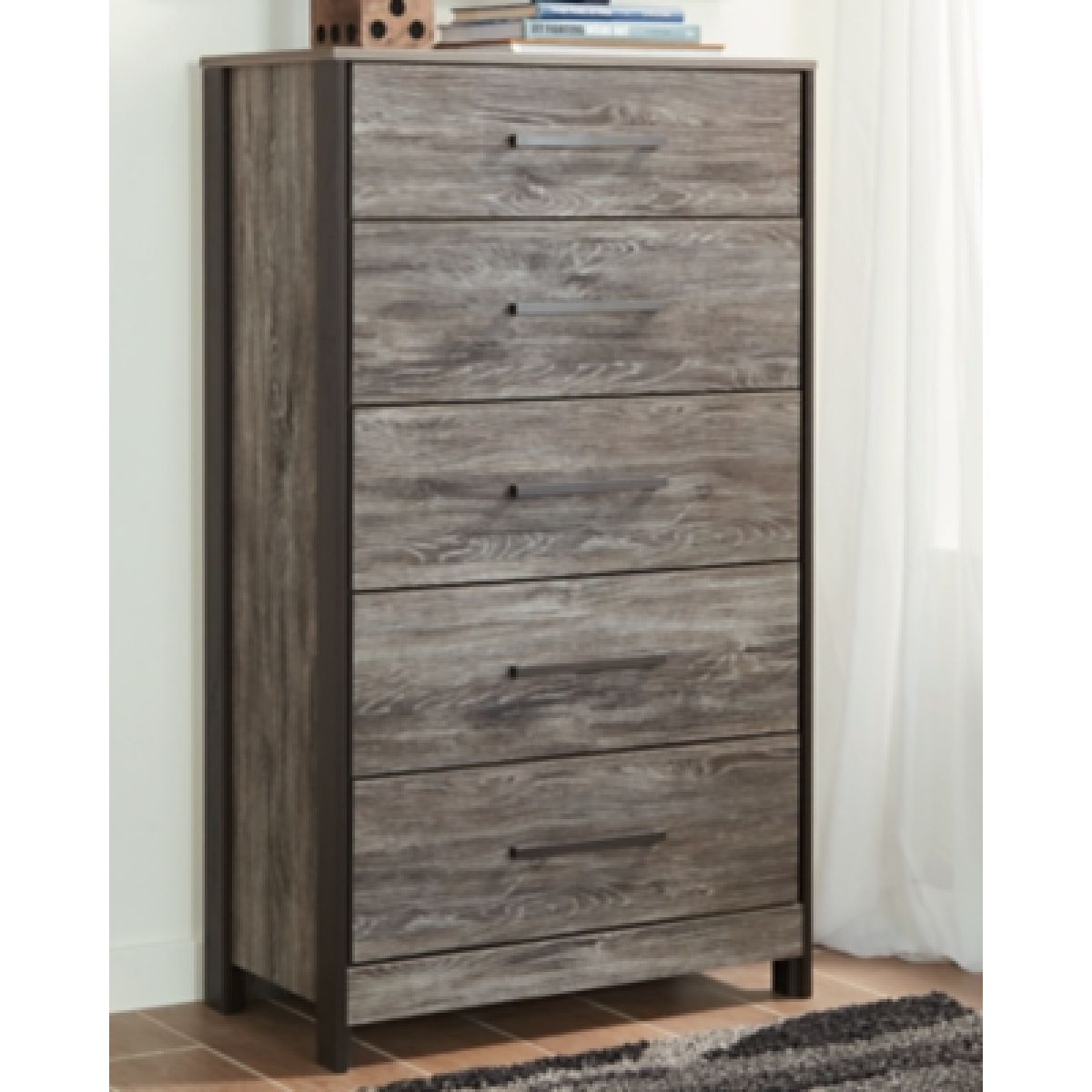 Cazenfeld Chest of Drawers - Image 3
