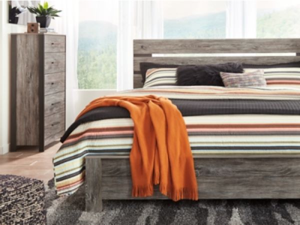 Cazenfeld Chest of Drawers - Image 8