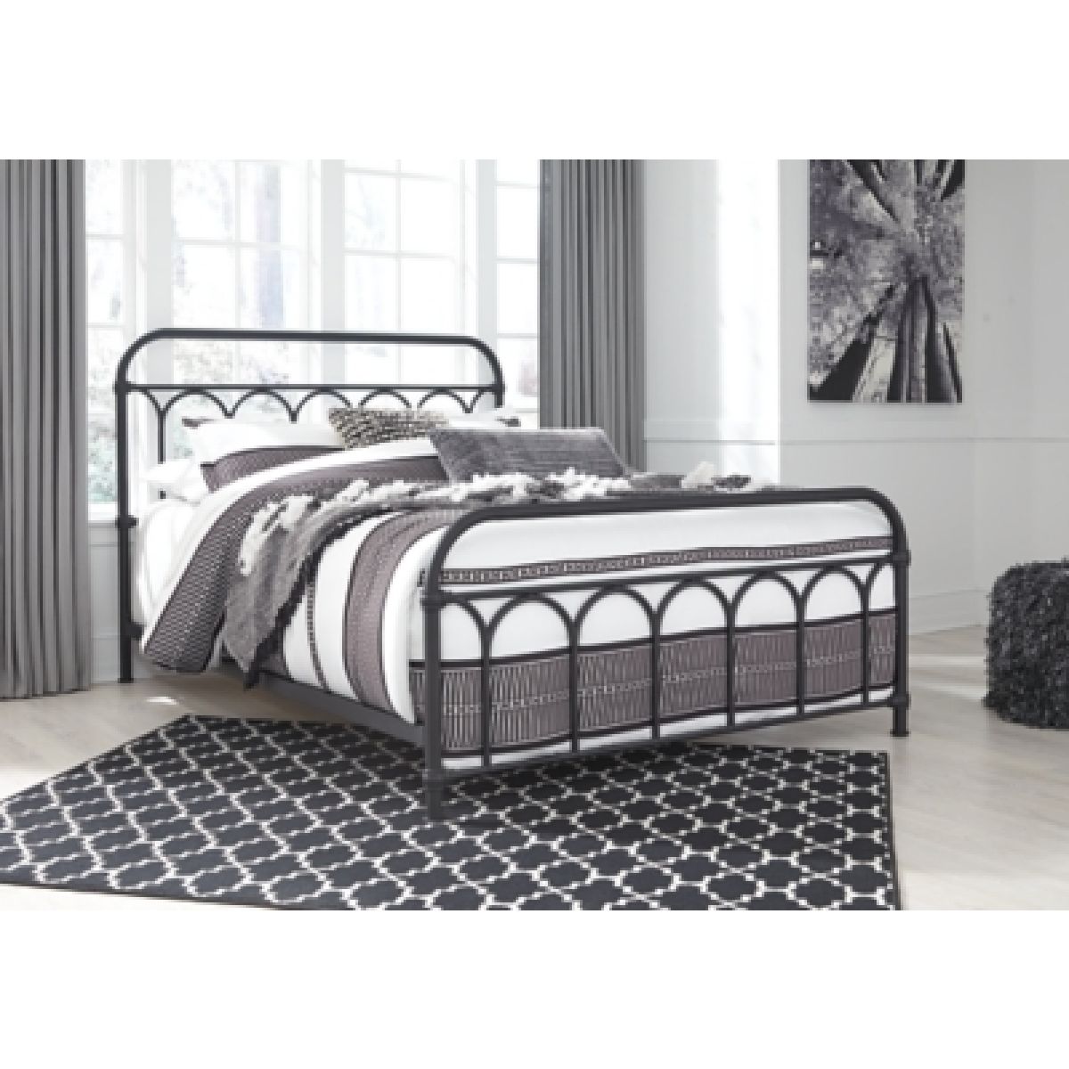 Nashburg Queen Metal Bed - Image 8