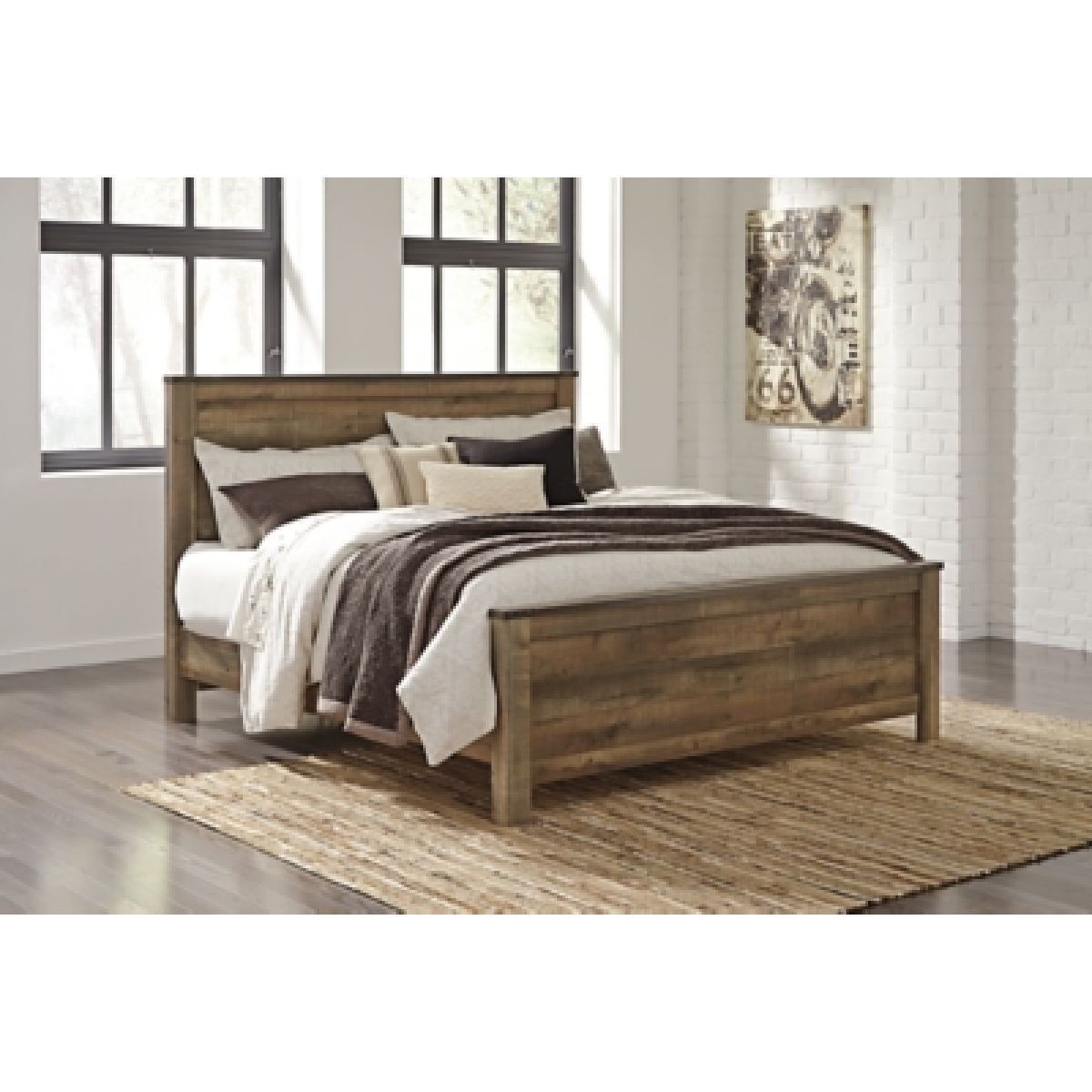 Trinell King Panel Bed - Image 3