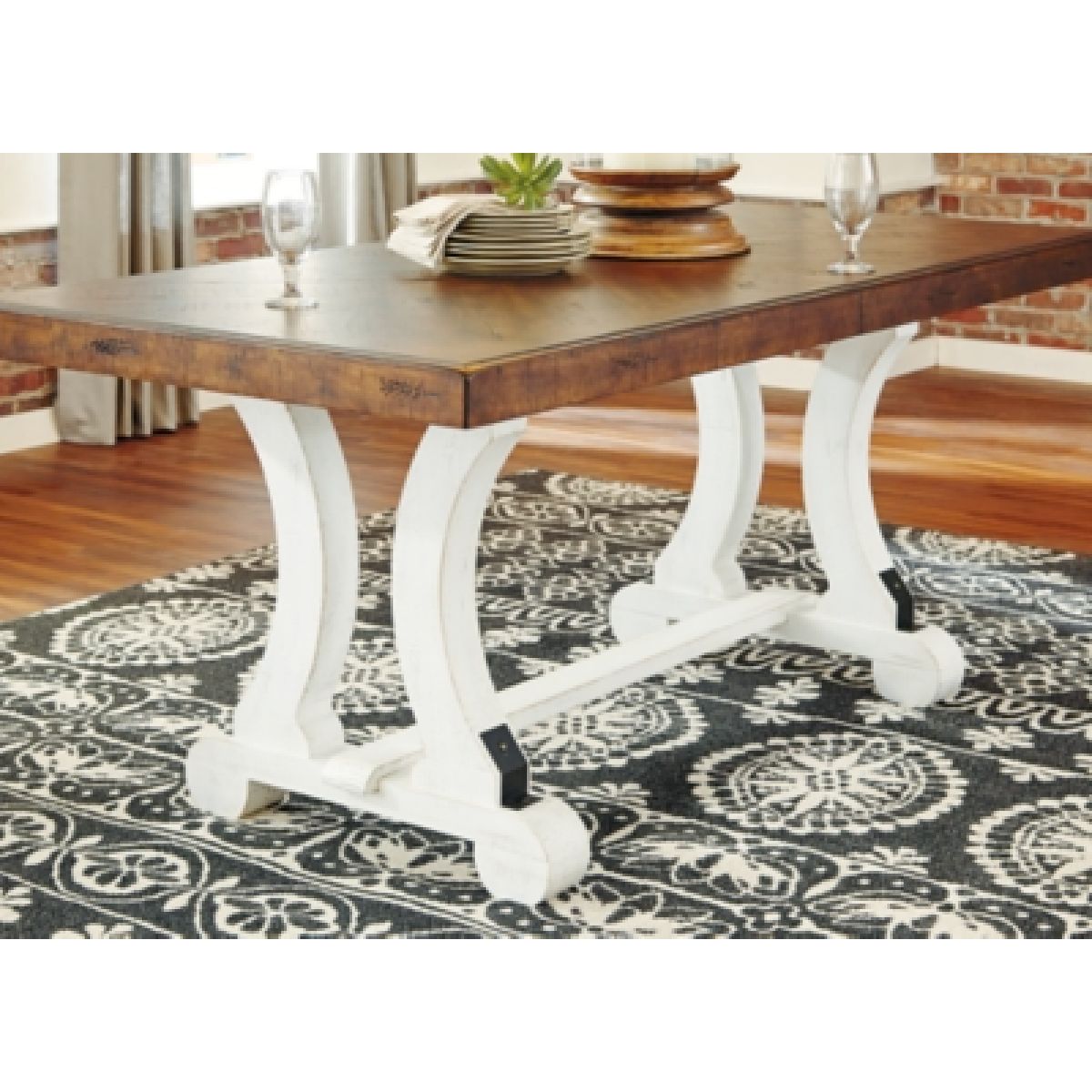 Valebeck Dining Table - Image 4