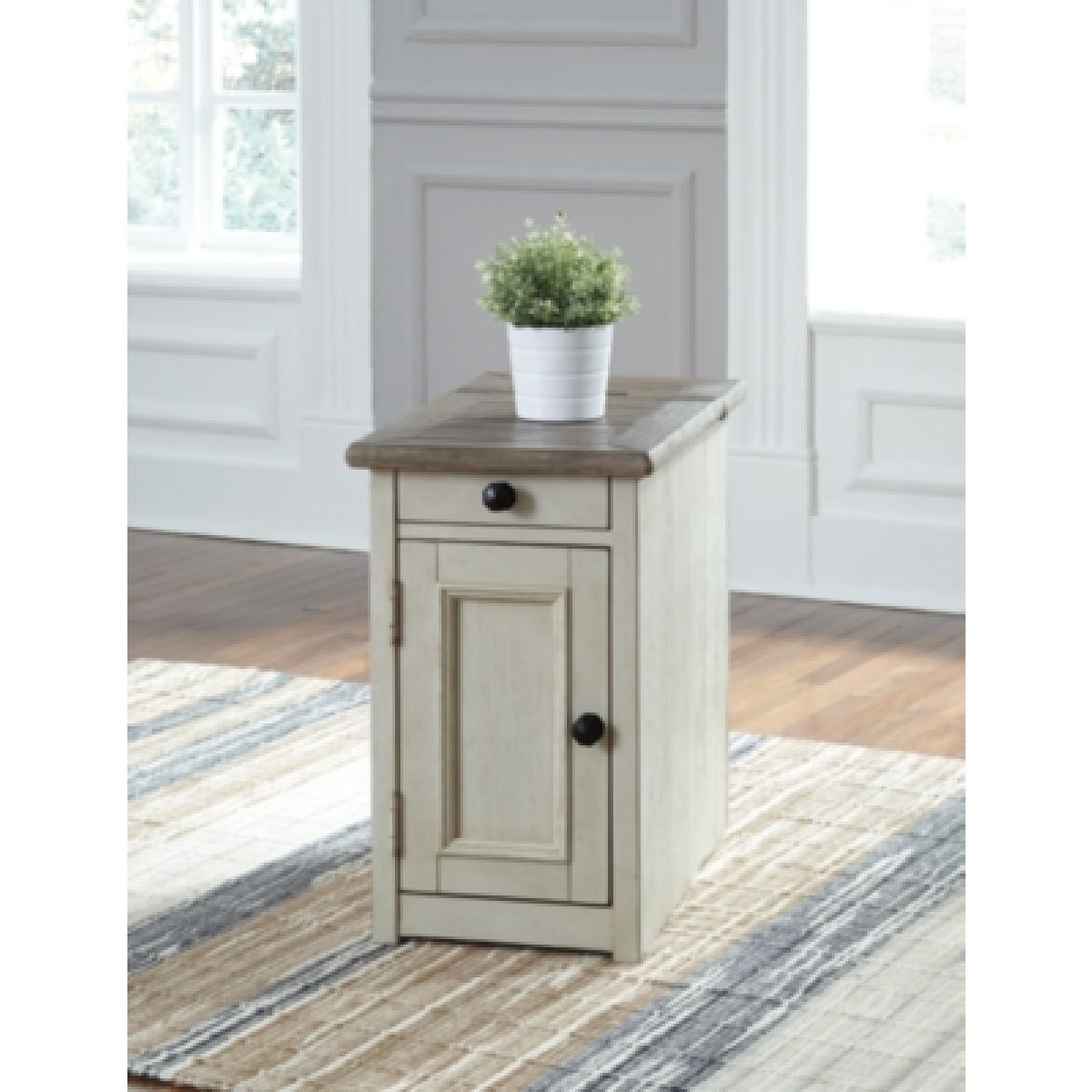 Bolanburg Chairside End Table with USB Ports & Outlets - Image 3