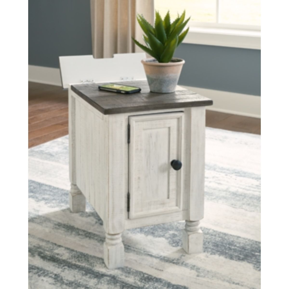 Havalance Chairside End Table - Image 8