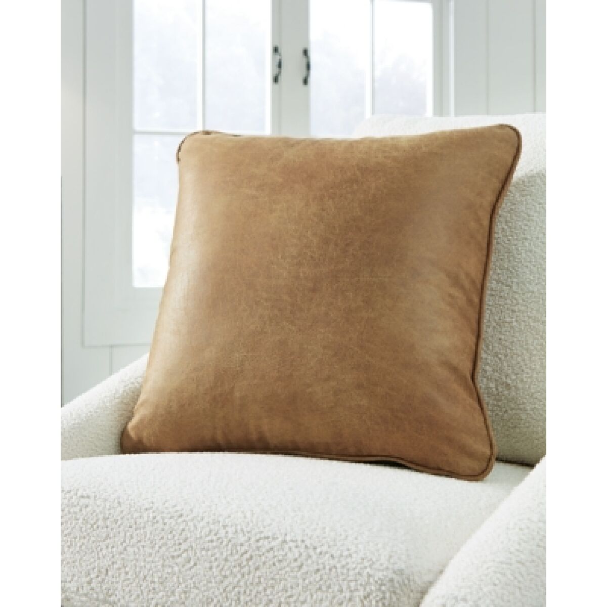 Cortnie Pillow - Image 3
