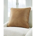 Cortnie Pillow - Image 3