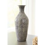 Brockwich Vase - Image 3
