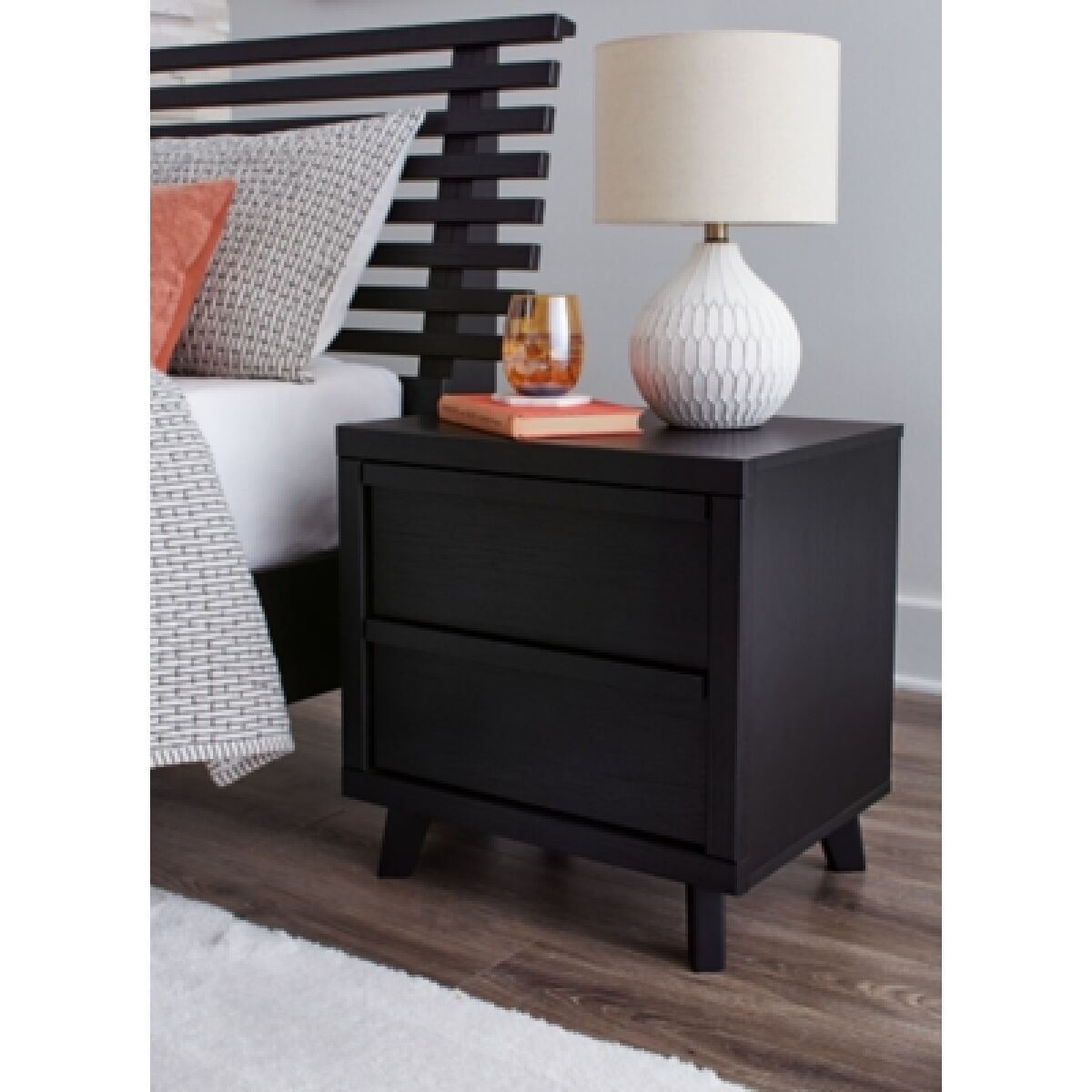 Danziar Nightstand - Image 3