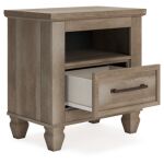 Yarbeck Nightstand - Image 5