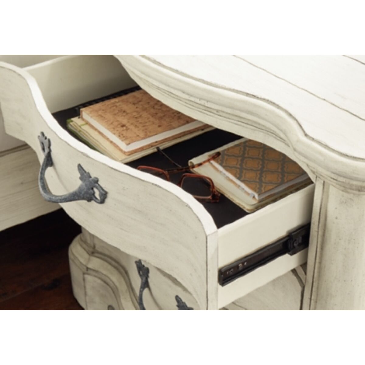 Arlendyne Nightstand - Image 12