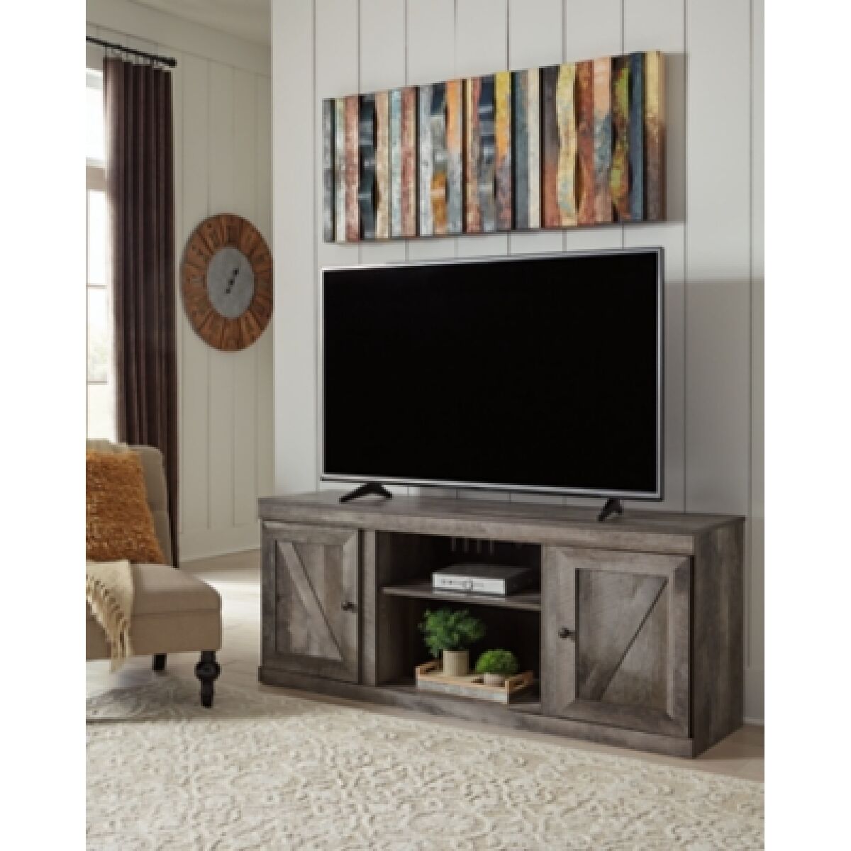Wynnlow 60" TV Stand - Image 3