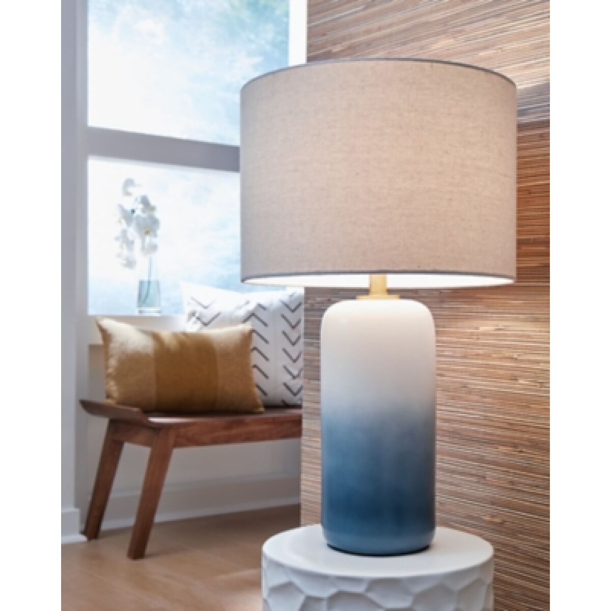Lemrich Table Lamp - Image 3