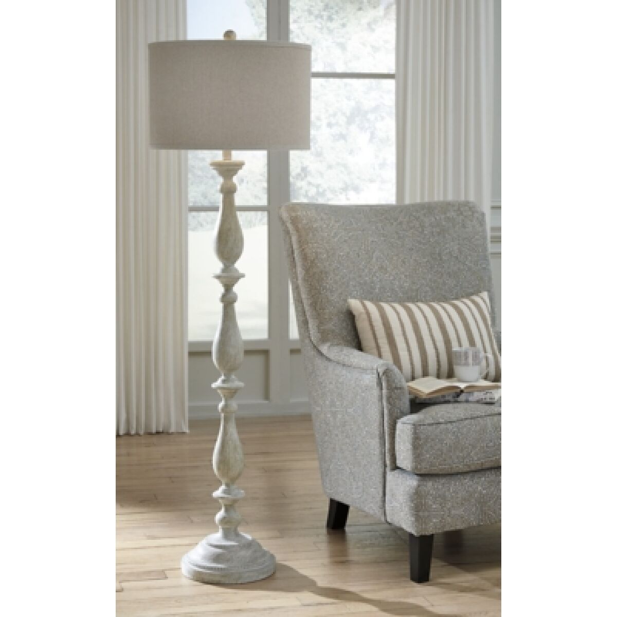 Bernadate Floor Lamp - Image 4
