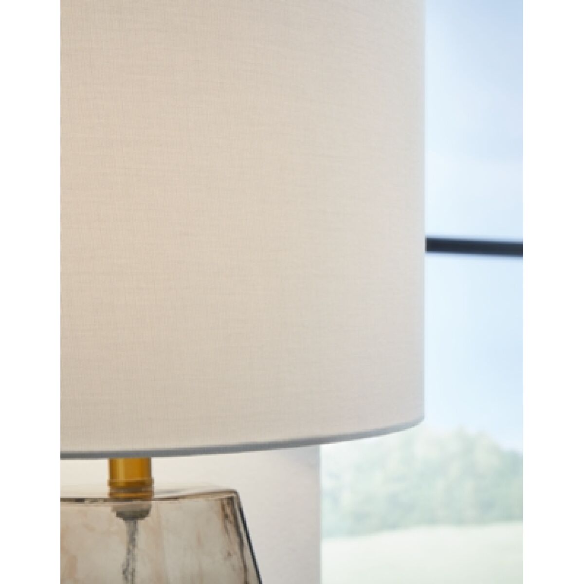 Taylow Table Lamp - Image 4