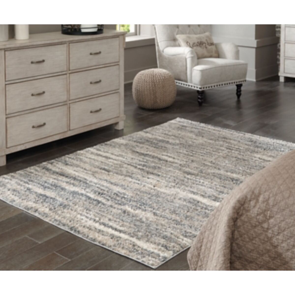 Gizela 5'3" x 7'3" Rug - Image 3
