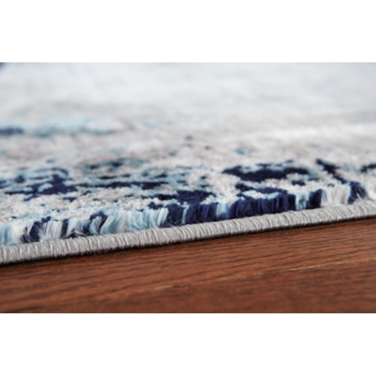 Leonelle 5'3" x 7'3" Rug - Image 4