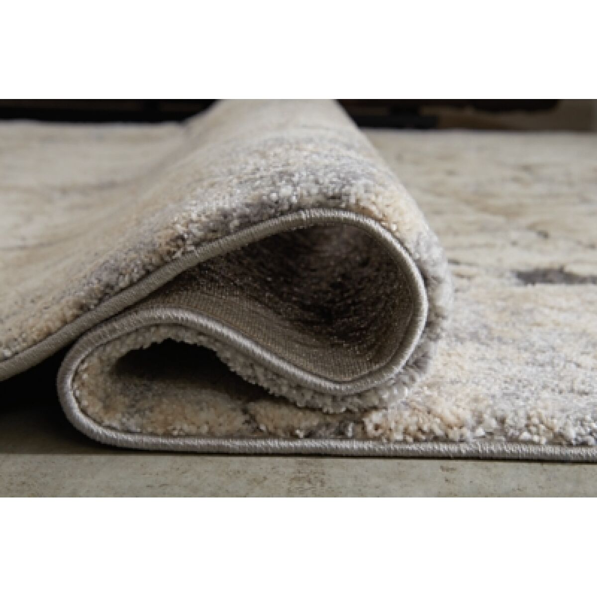 Wyscott 5'3" x 7'3" Rug - Image 5