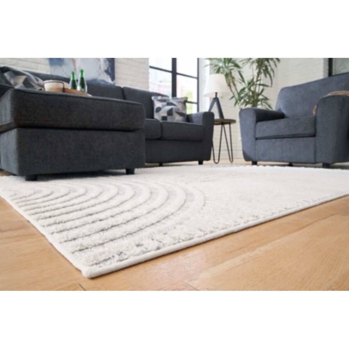 Lambworth 5'3" x 7' Rug - Image 4