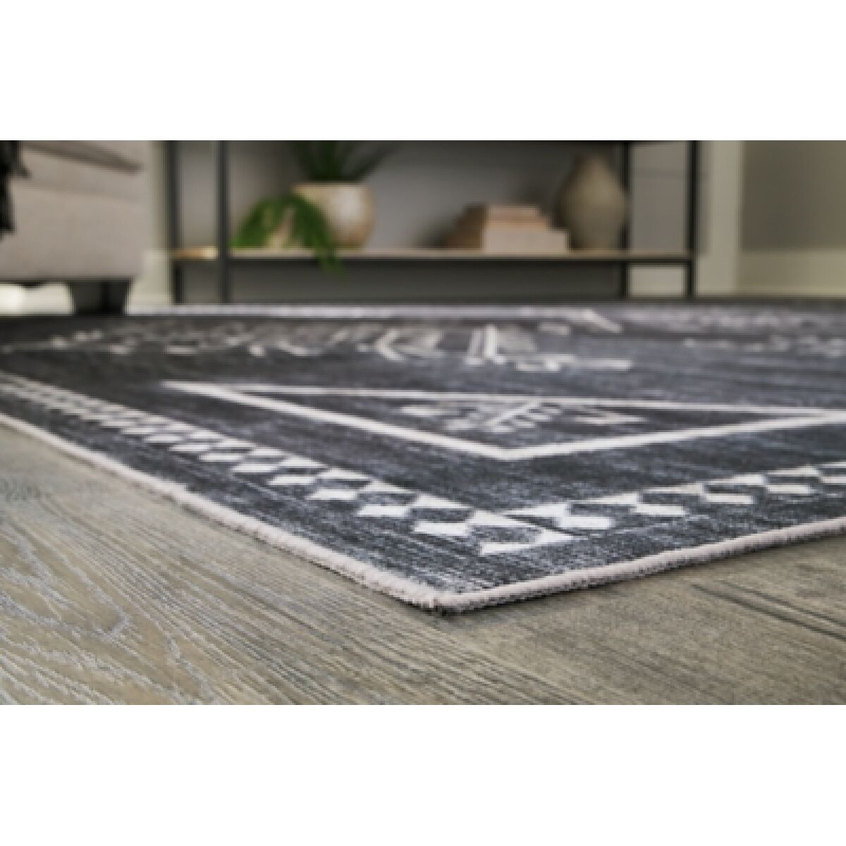 Arloman 5' x 7' Washable Rug - Image 4