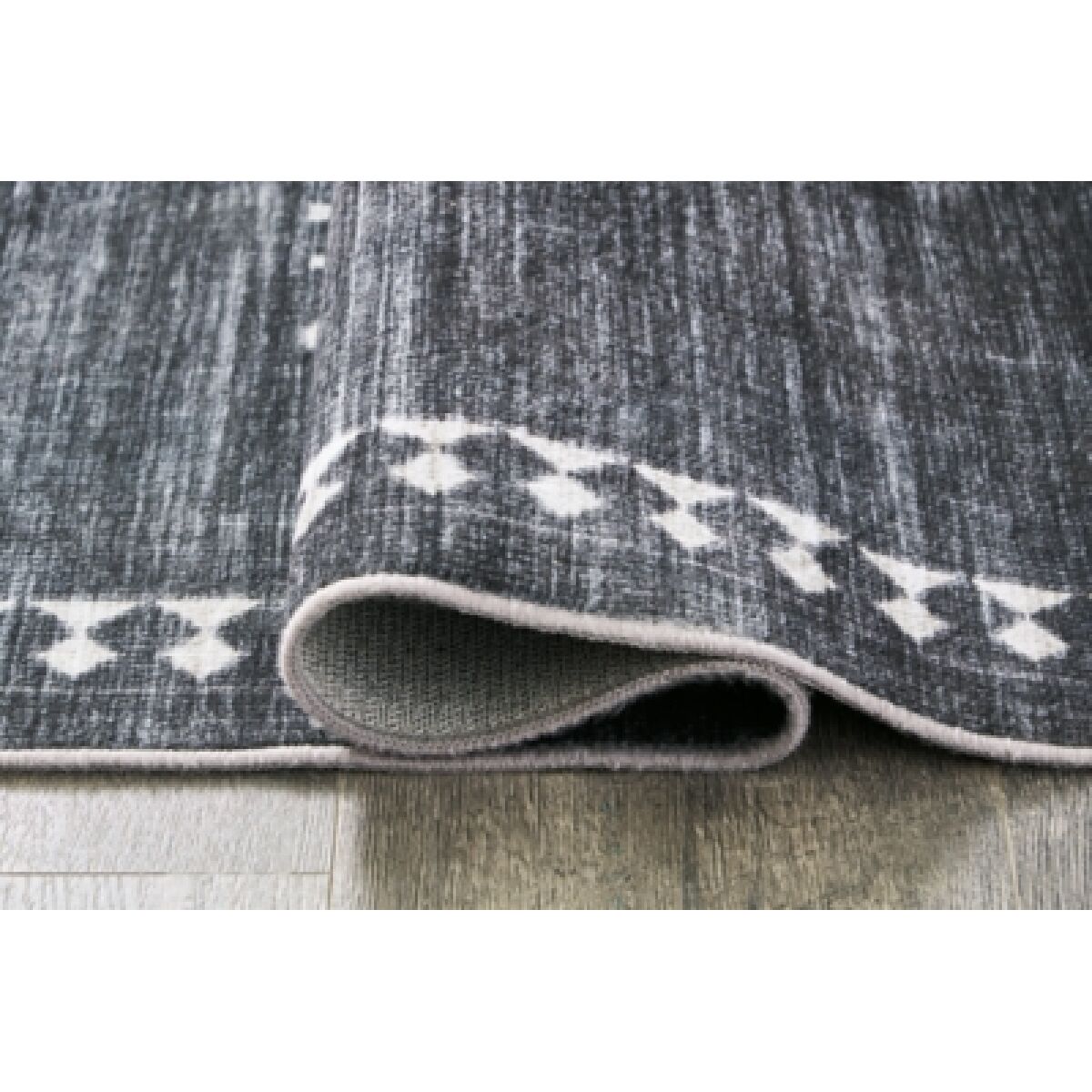 Arloman 5' x 7' Washable Rug - Image 5