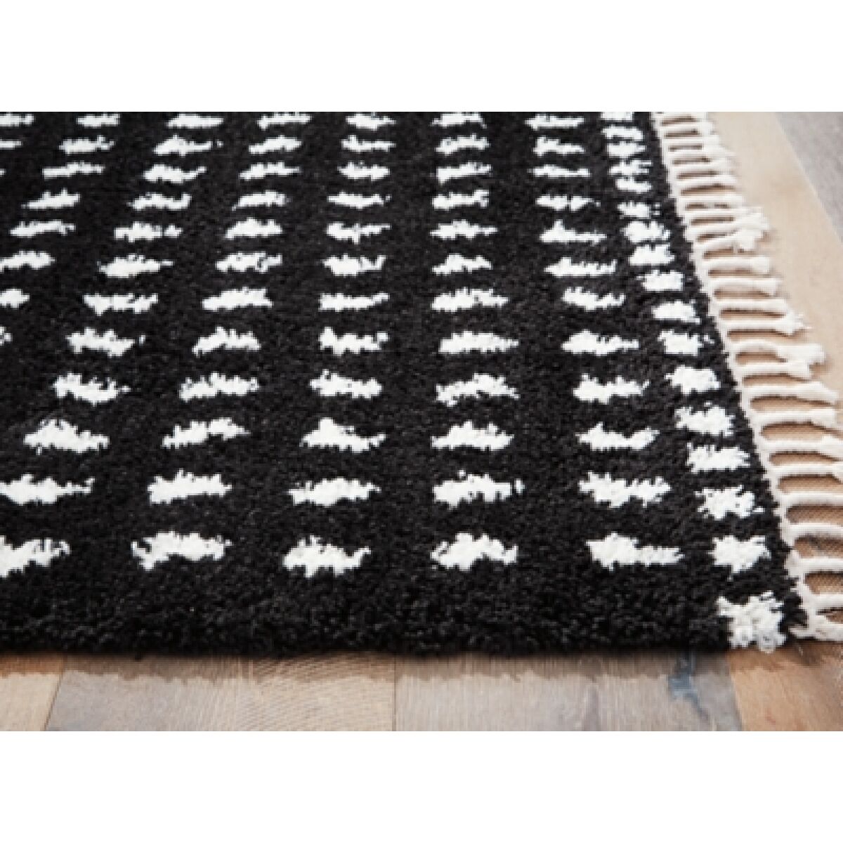 Minston 5' x 7' Rug - Image 4
