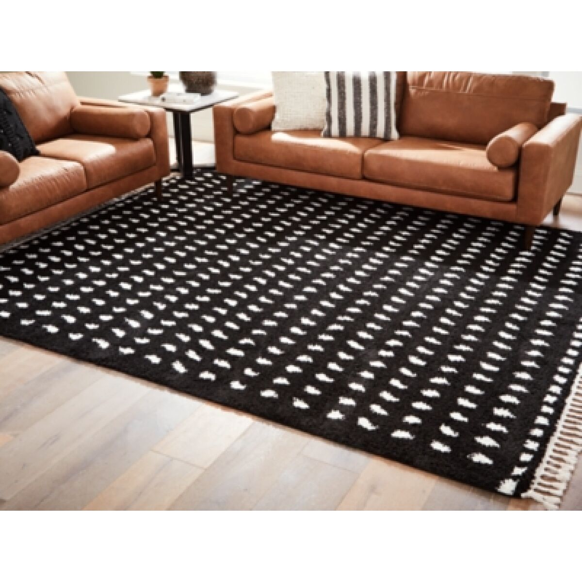 Minston 5' x 7' Rug - Image 3