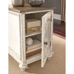 Realyn Chairside End Table - Image 8