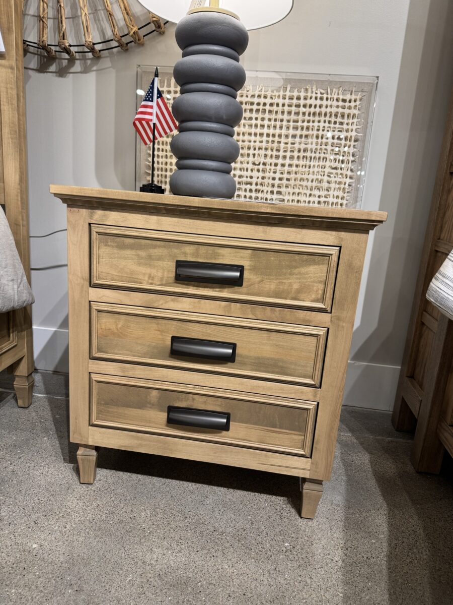 King Amish Bedroom Set - Image 2