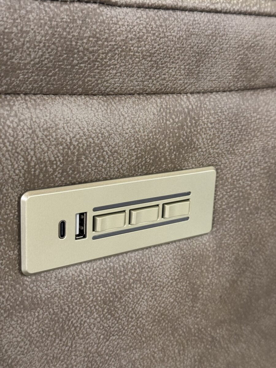 Power reclining sofa with HR + Lumbar - Image 2