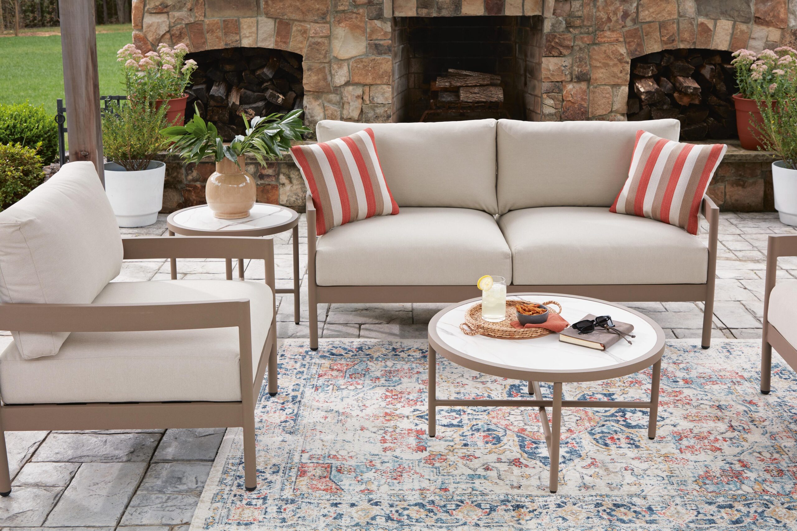 Bluff Trail Outdoor Love/Chairs/Tables Set (Set of 5) - Image 6