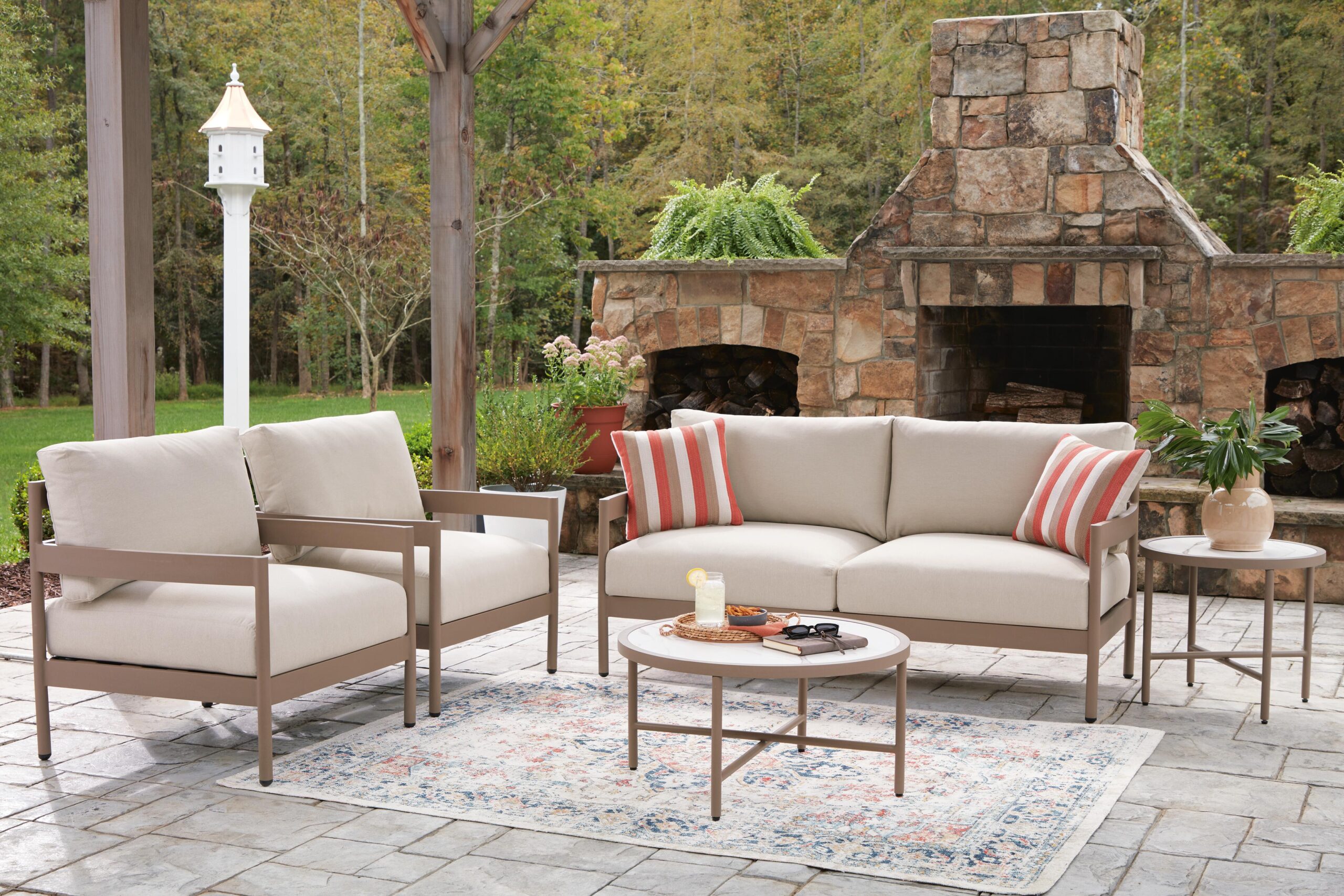Bluff Trail Outdoor Love/Chairs/Tables Set (Set of 5) - Image 5